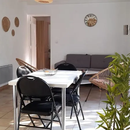 Apartment De