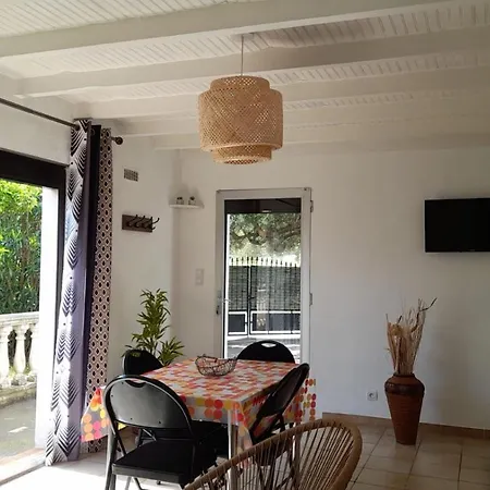 De * アルジェレス・シュル・メール